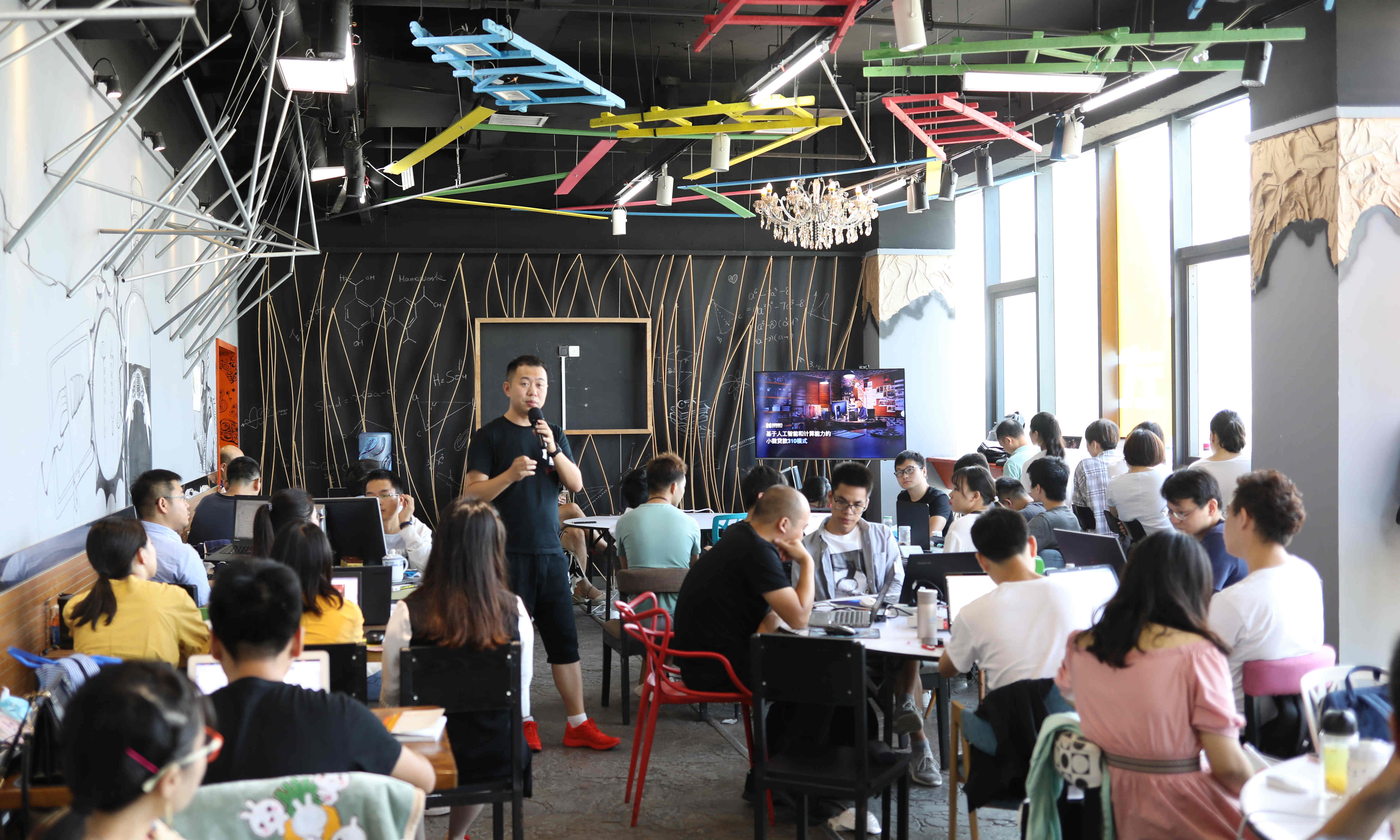 問渠哪得清如許,為有源頭活水來——支付寶通信、加油行業(yè)總經(jīng)理刀火赴高陽(yáng)武漢分中心分享交流 問渠哪得清如許,為有源頭活水來——支付寶通信、加油行業(yè)總經(jīng)理刀火赴高陽(yáng)武漢分中心分享交流